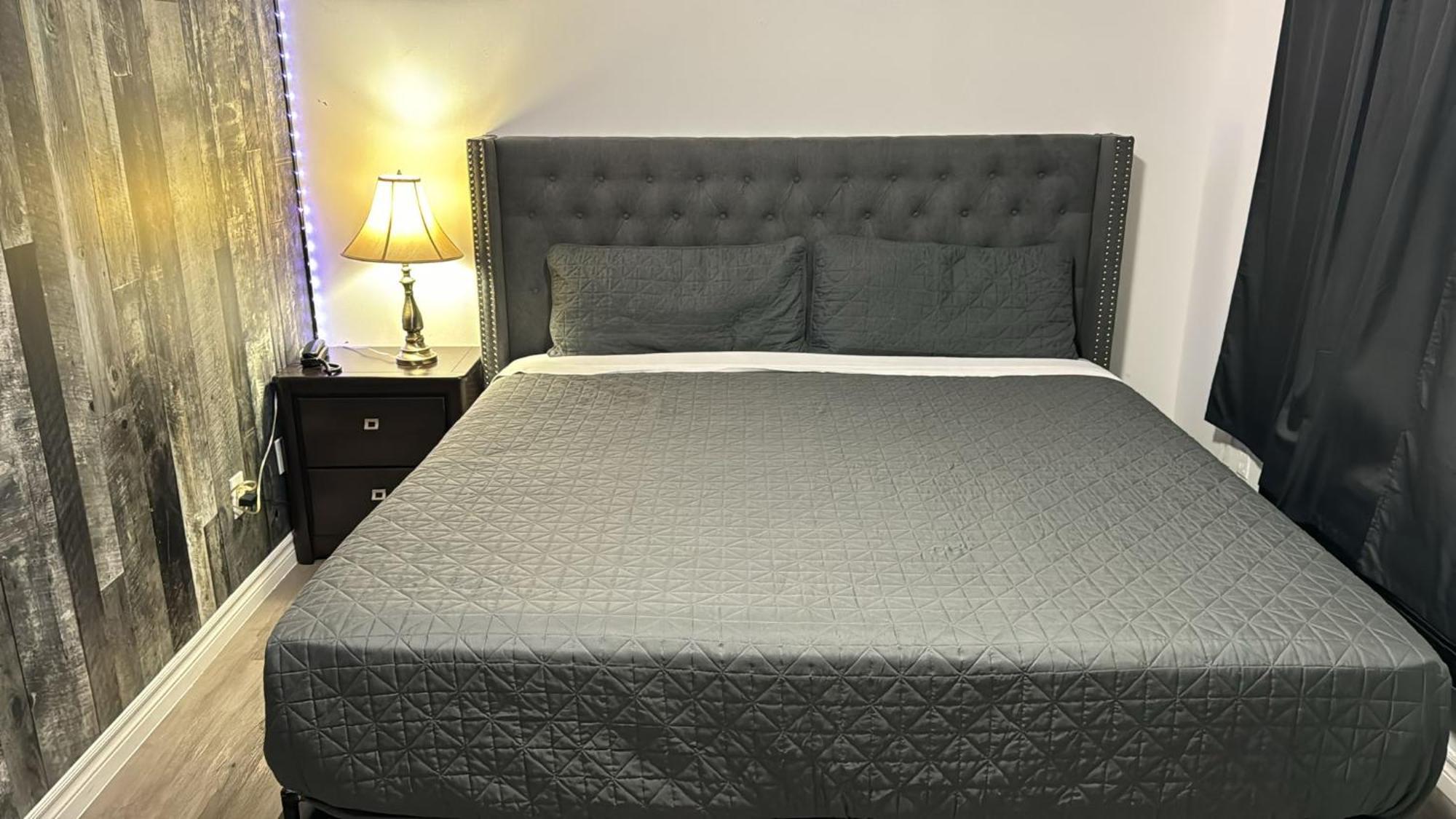 Crestwood Motel Μπέρλινγκτον Εξωτερικό φωτογραφία