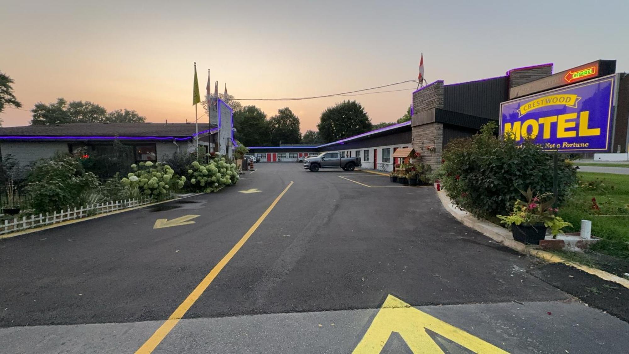 Crestwood Motel Μπέρλινγκτον Εξωτερικό φωτογραφία